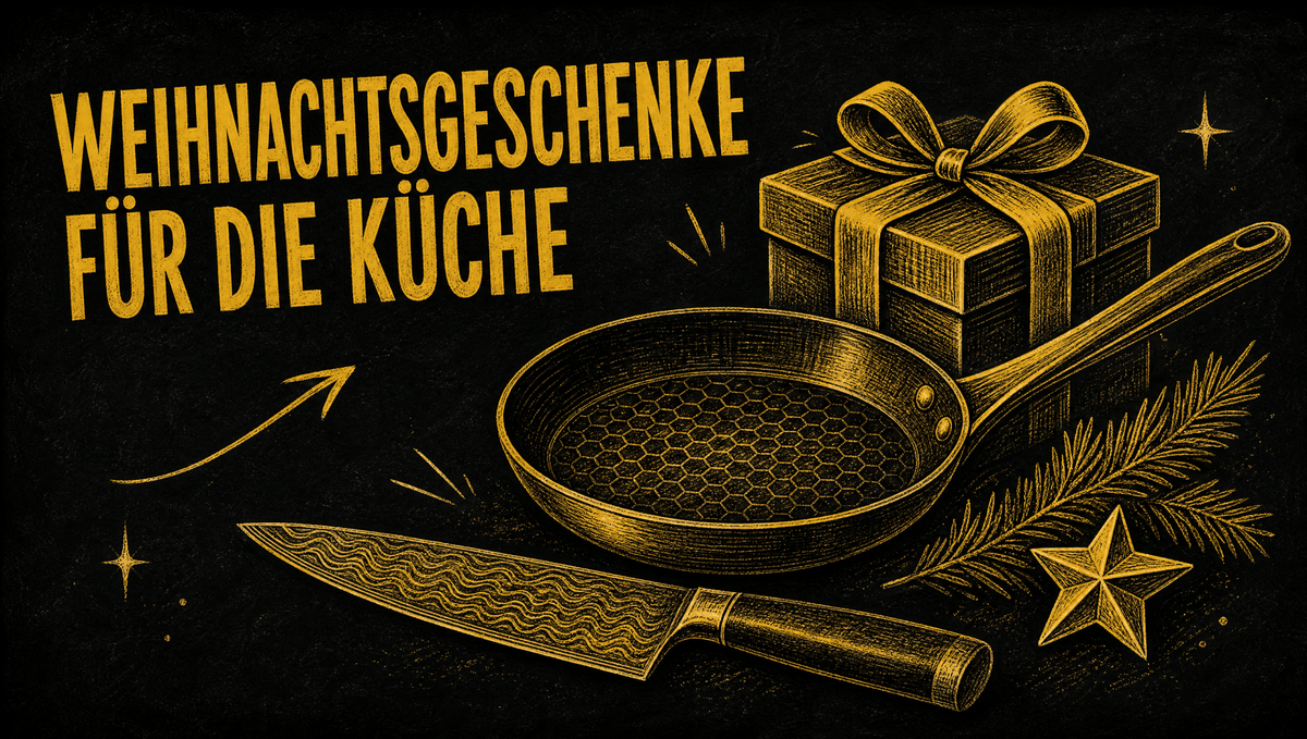 Kreidezeichnung auf schwarzer Tafel: Geschenk, Pfanne, Damastmesser und Tannenzweig, Weihnachtsgeschenke für die Küche