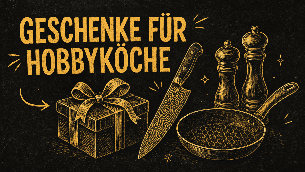 Kreidezeichnung auf schwarzer Tafel: Geschenk, Damastmesser, Pfanne mit Wabenstruktur und Pfeffermühlen, Geschenke für Hobbyköche